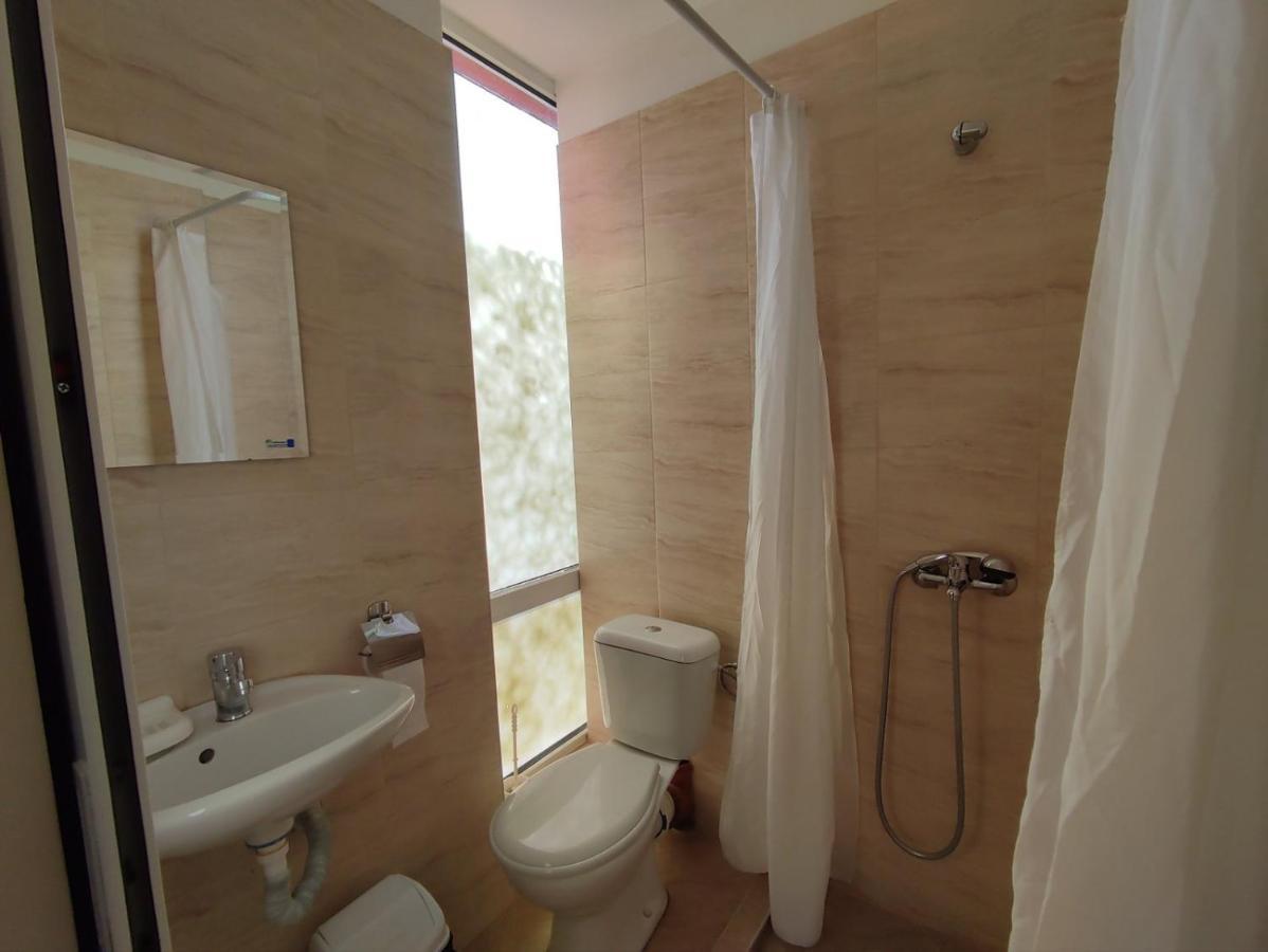 Hotel Seasons 2 Pantai Sunny Bagian luar foto