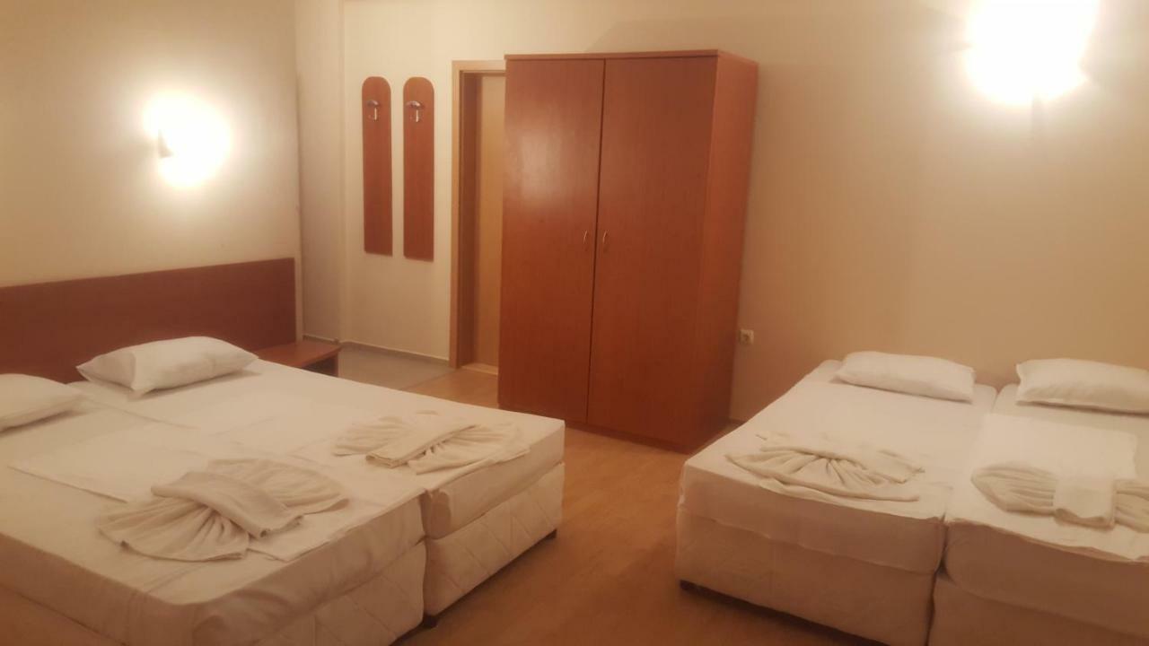 Hotel Seasons 2 Pantai Sunny Bagian luar foto