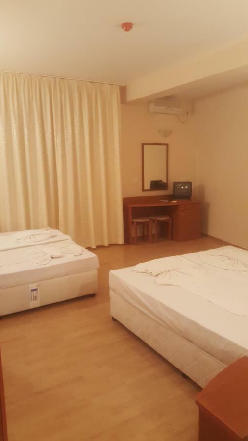 Hotel Seasons 2 Pantai Sunny Bagian luar foto