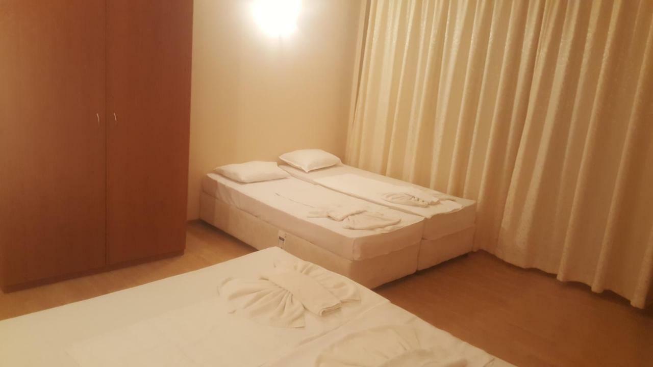 Hotel Seasons 2 Pantai Sunny Bagian luar foto