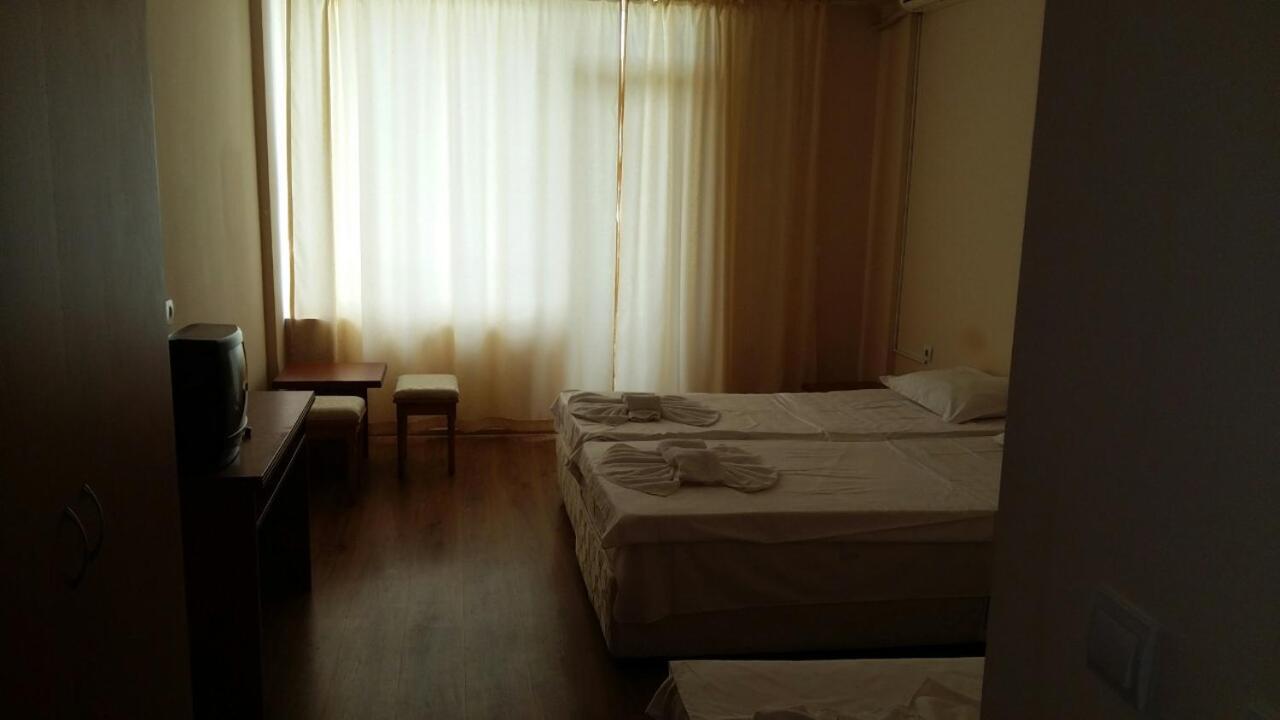 Hotel Seasons 2 Pantai Sunny Bagian luar foto