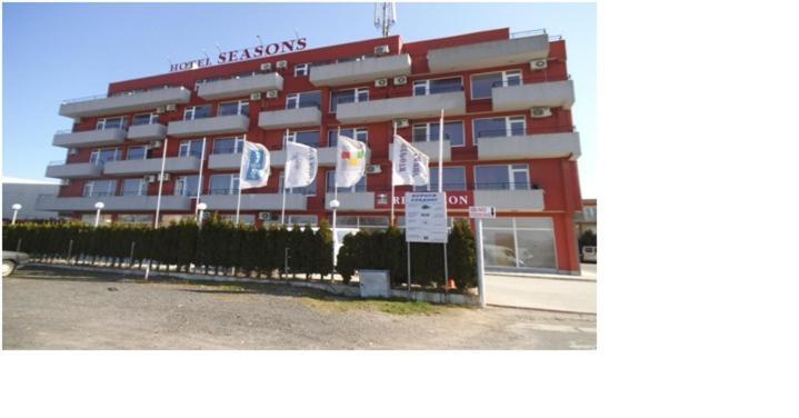 Hotel Seasons 2 Pantai Sunny Bagian luar foto